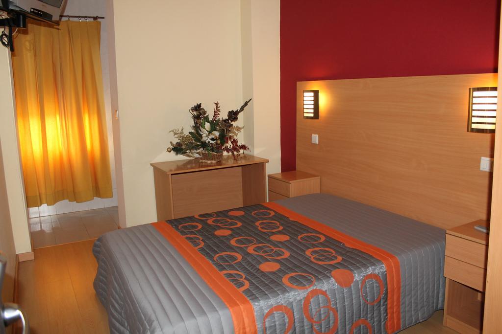 Guest House Estrela ปอร์โต ภายนอก รูปภาพ